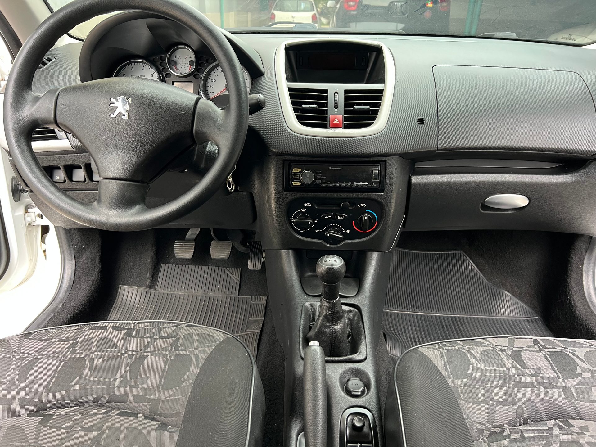 PEUGEOT 207 XR SPORT 1.4 FLEX 8V 5P
