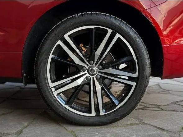 VOLVO XC 60 T-5 R-DESIGN 2.0 AWD 5P