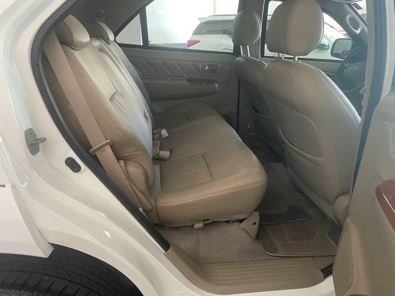 TOYOTA HILUX SW4 SRV D4-D 4X4 3.0 TDI DIES. AUT
