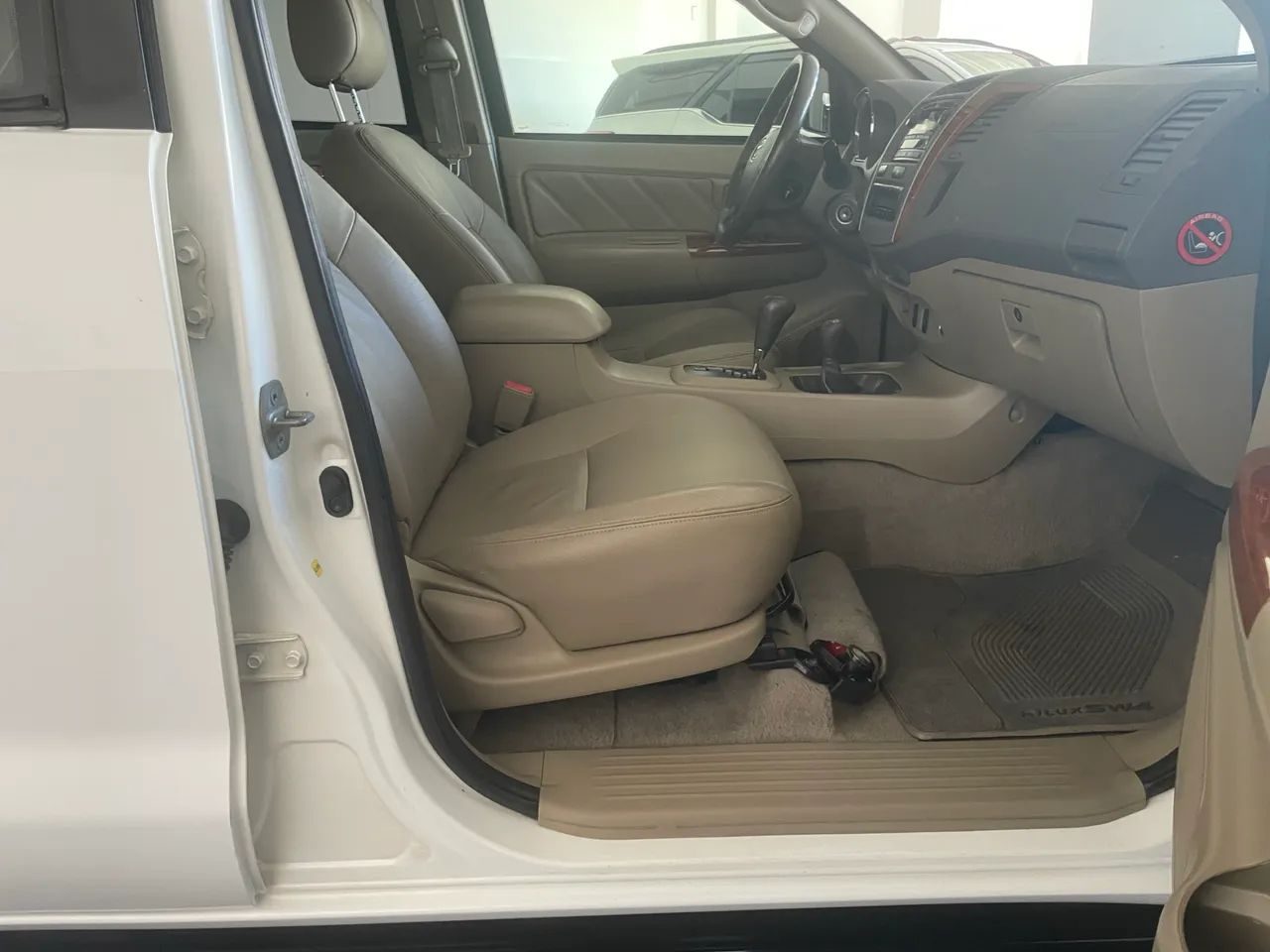 TOYOTA HILUX SW4 SRV D4-D 4X4 3.0 TDI DIES. AUT