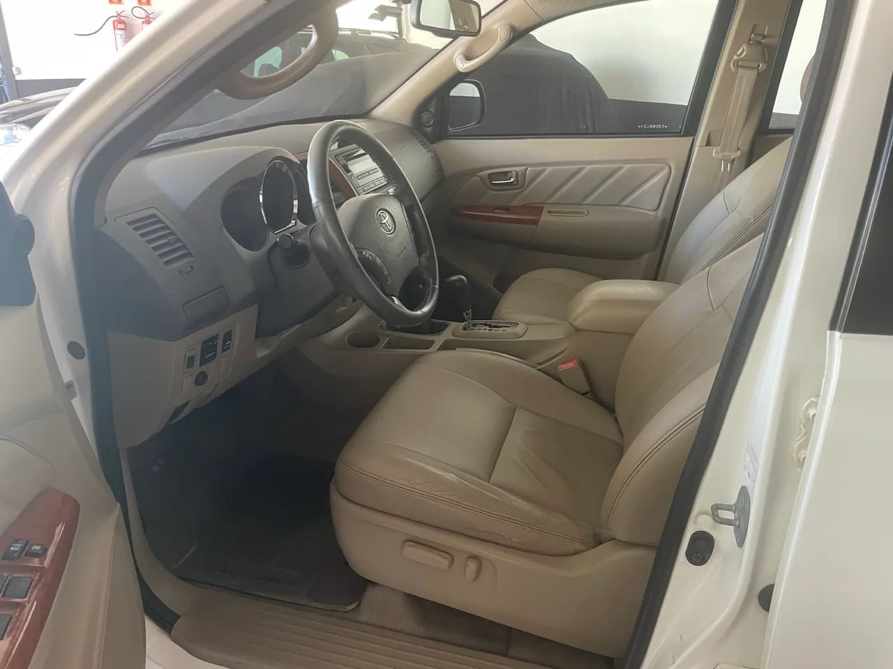TOYOTA HILUX SW4 SRV D4-D 4X4 3.0 TDI DIES. AUT