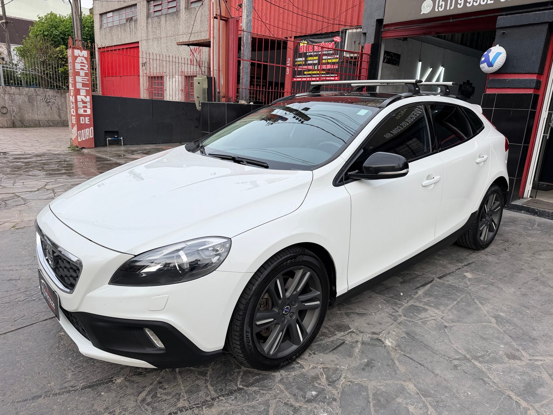 VOLVO V40 T-5 CROSS COUNTRY 2.0 AWD AUT.
