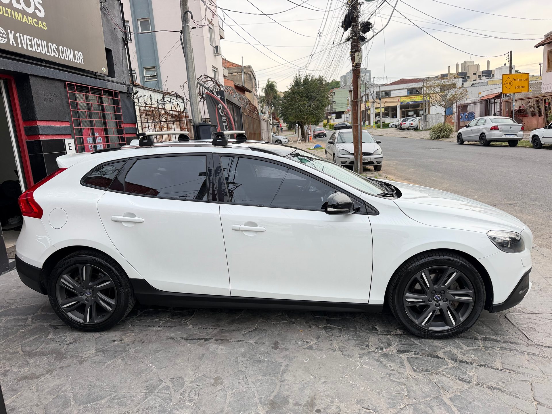 VOLVO V40 T-5 CROSS COUNTRY 2.0 AWD AUT.
