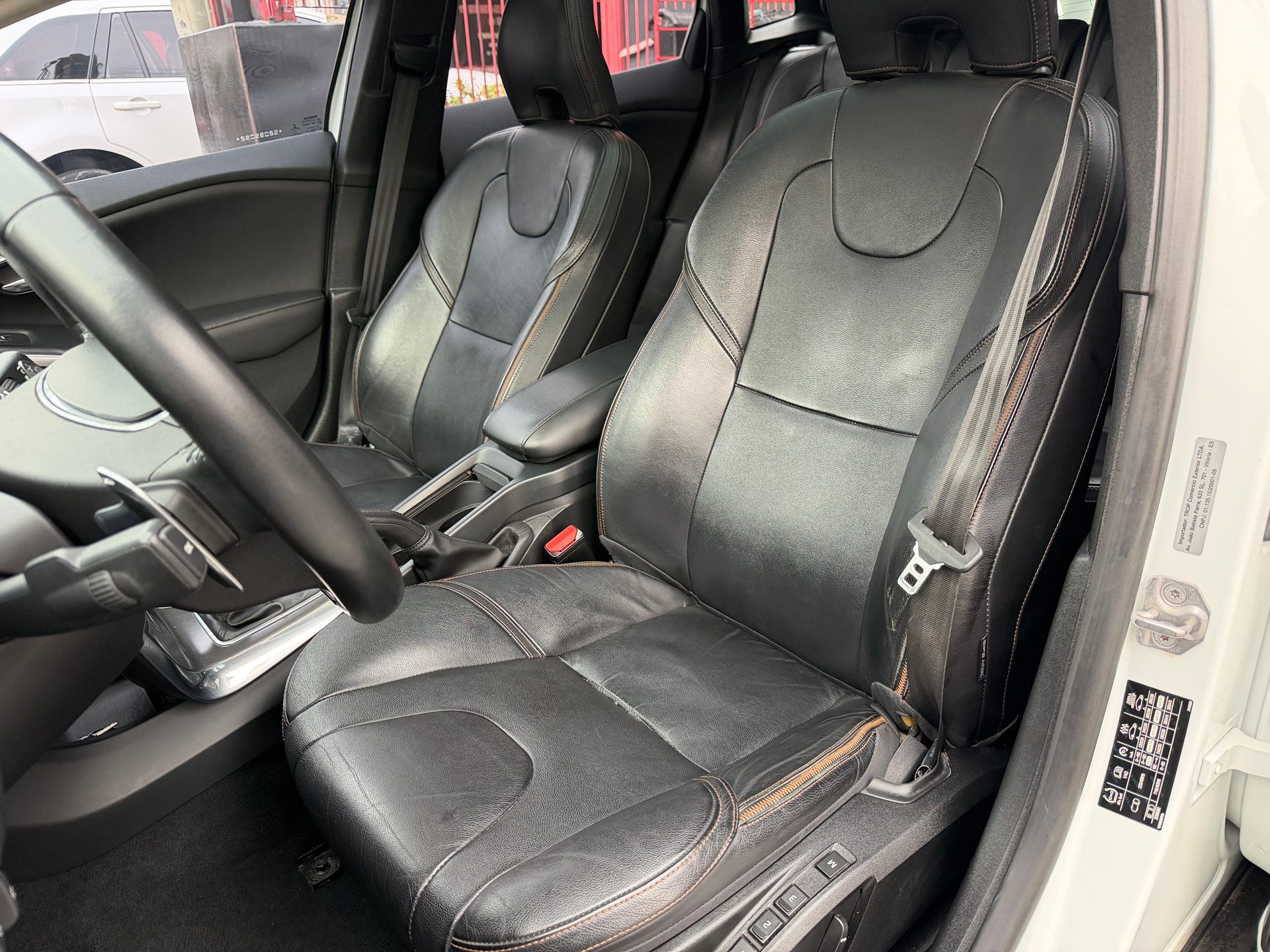 VOLVO V40 T-5 CROSS COUNTRY 2.0 AWD AUT.
