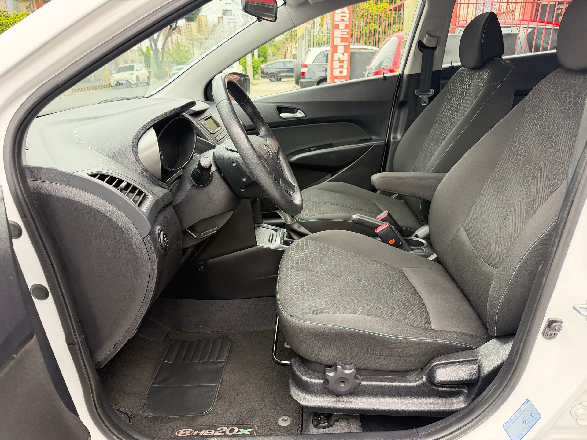 HYUNDAI HB20X PREMIUM 1.6 FLEX 16V AUT.