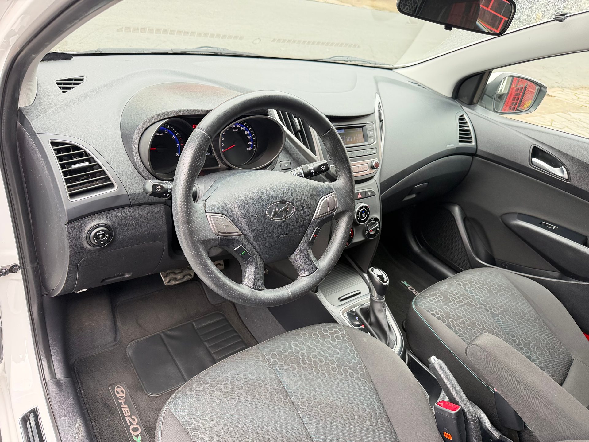 HYUNDAI HB20X PREMIUM 1.6 FLEX 16V AUT.