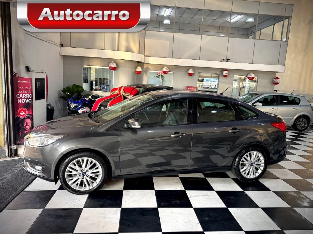 FORD FOCUS FASTBACK SE/SE PLUS 2.0 FLEX AUT.