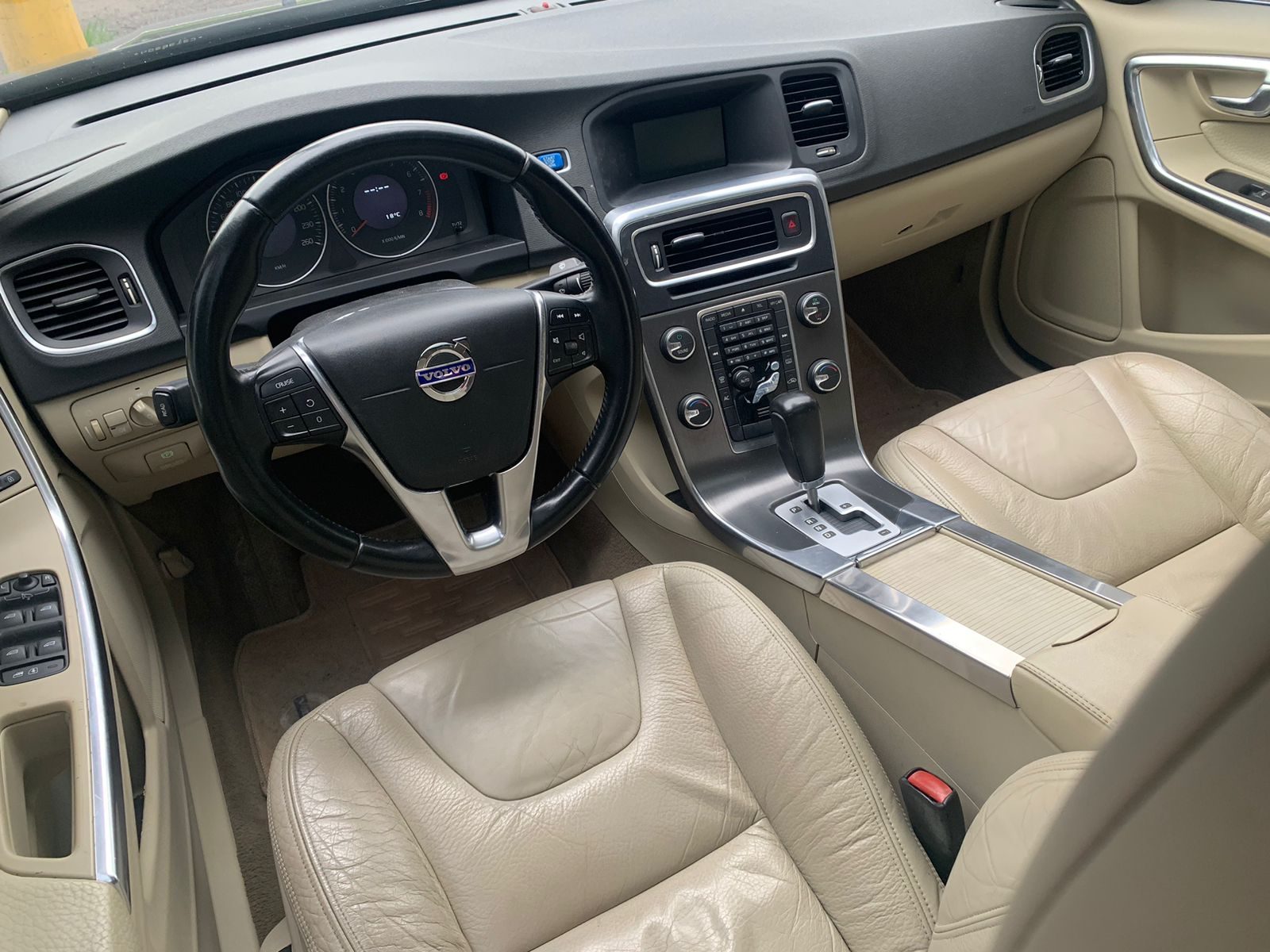 VOLVO S60 T-5 2.0 240CV 4P