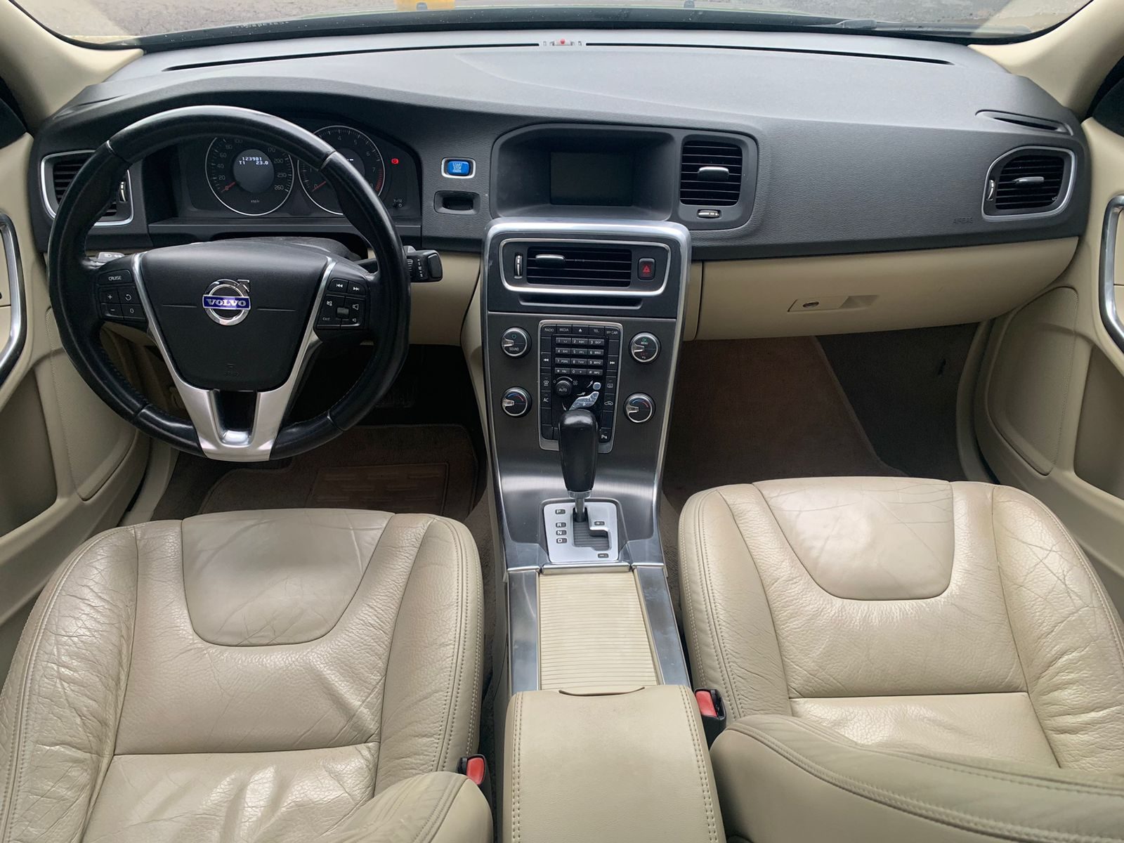 VOLVO S60 T-5 2.0 240CV 4P