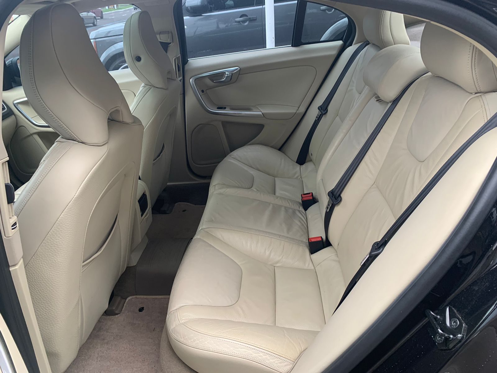 VOLVO S60 T-5 2.0 240CV 4P