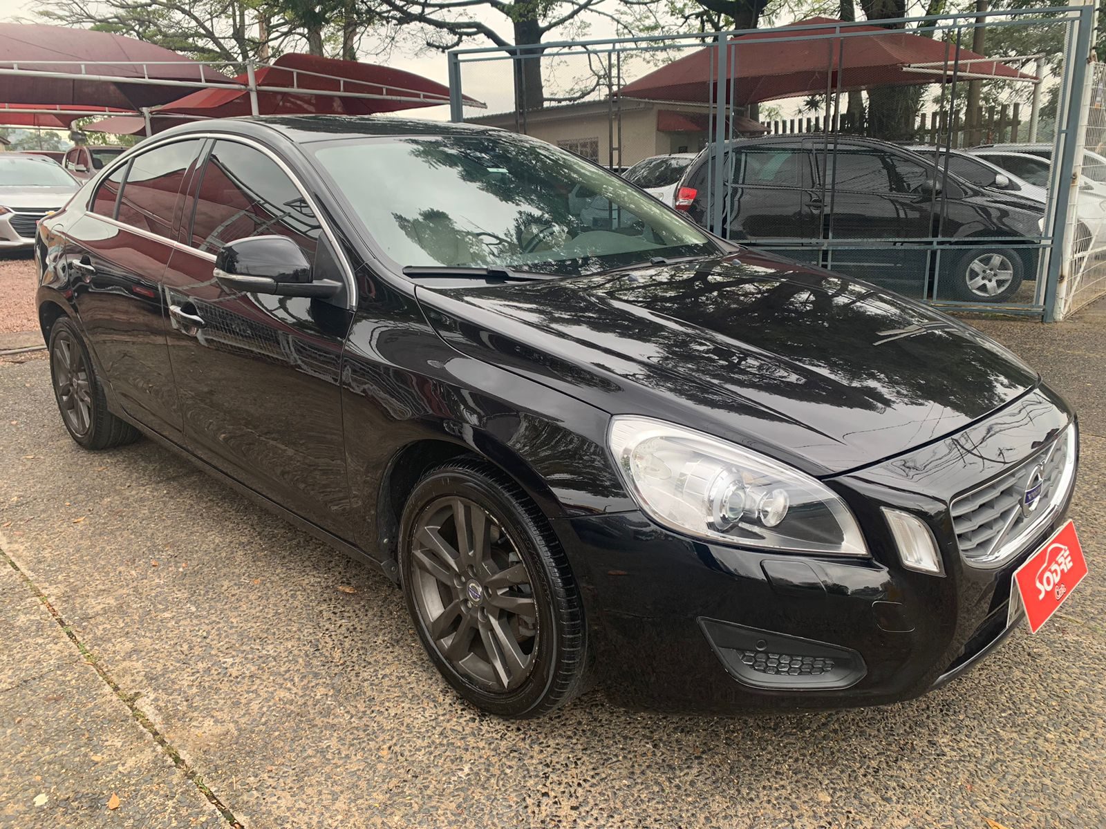 VOLVO S60 T-5 2.0 240CV 4P