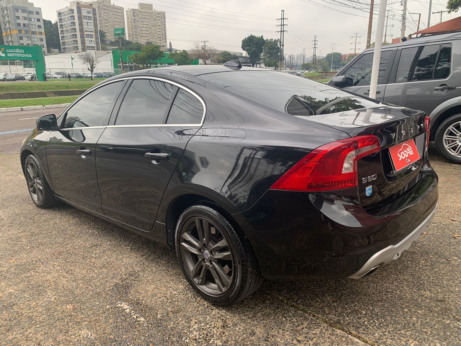 VOLVO S60 T-5 2.0 240CV 4P
