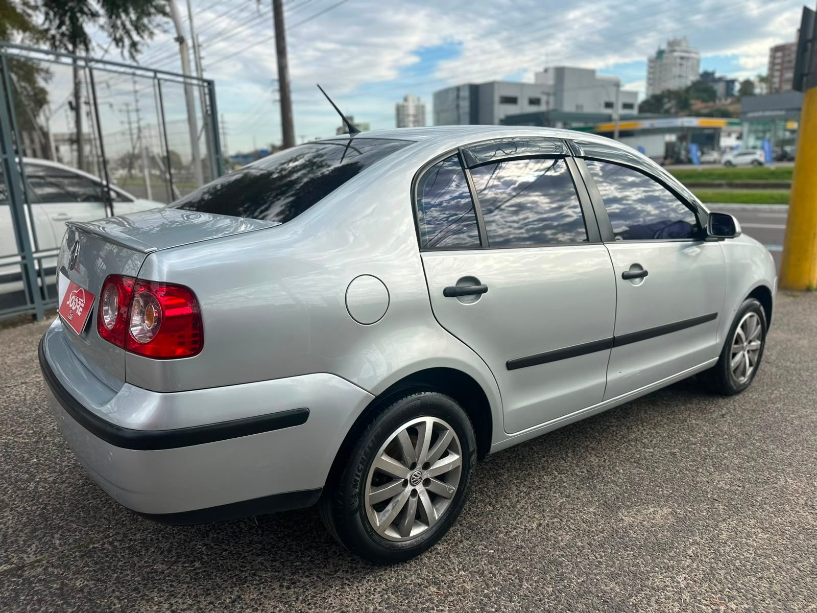 VW - VOLKSWAGEN POLO SED. COMFORT. 1.6 MI TOT. FLEX 8V
