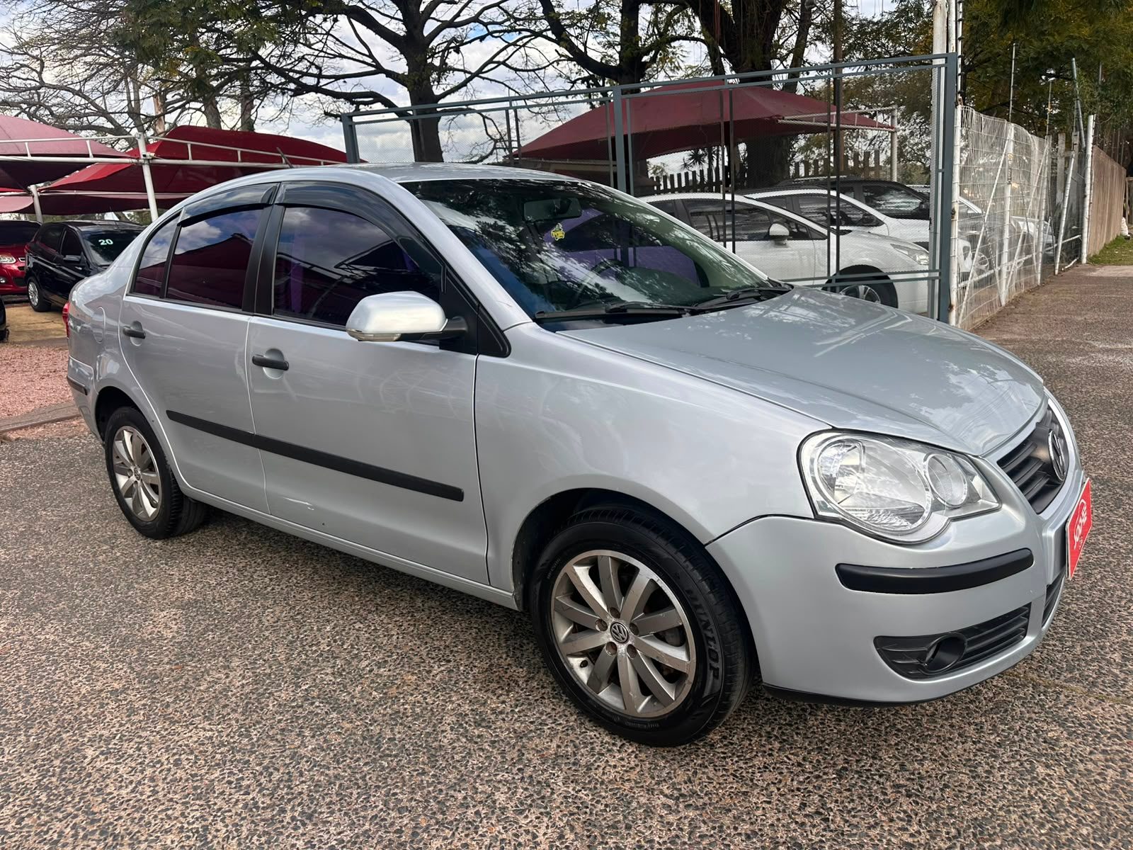 VW - VOLKSWAGEN POLO SED. COMFORT. 1.6 MI TOT. FLEX 8V