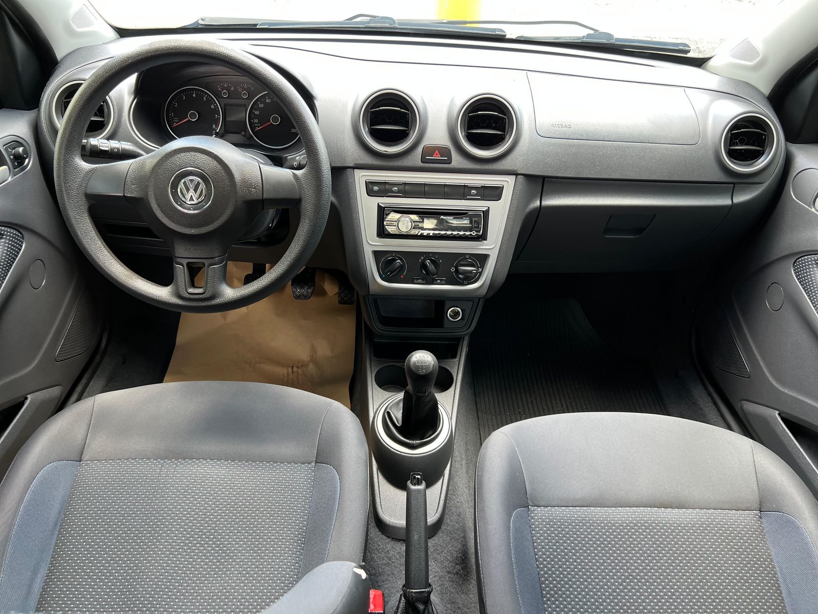 VW - VOLKSWAGEN VOYAGE TRENDLINE 1.0 T.FLEX 8V 4P