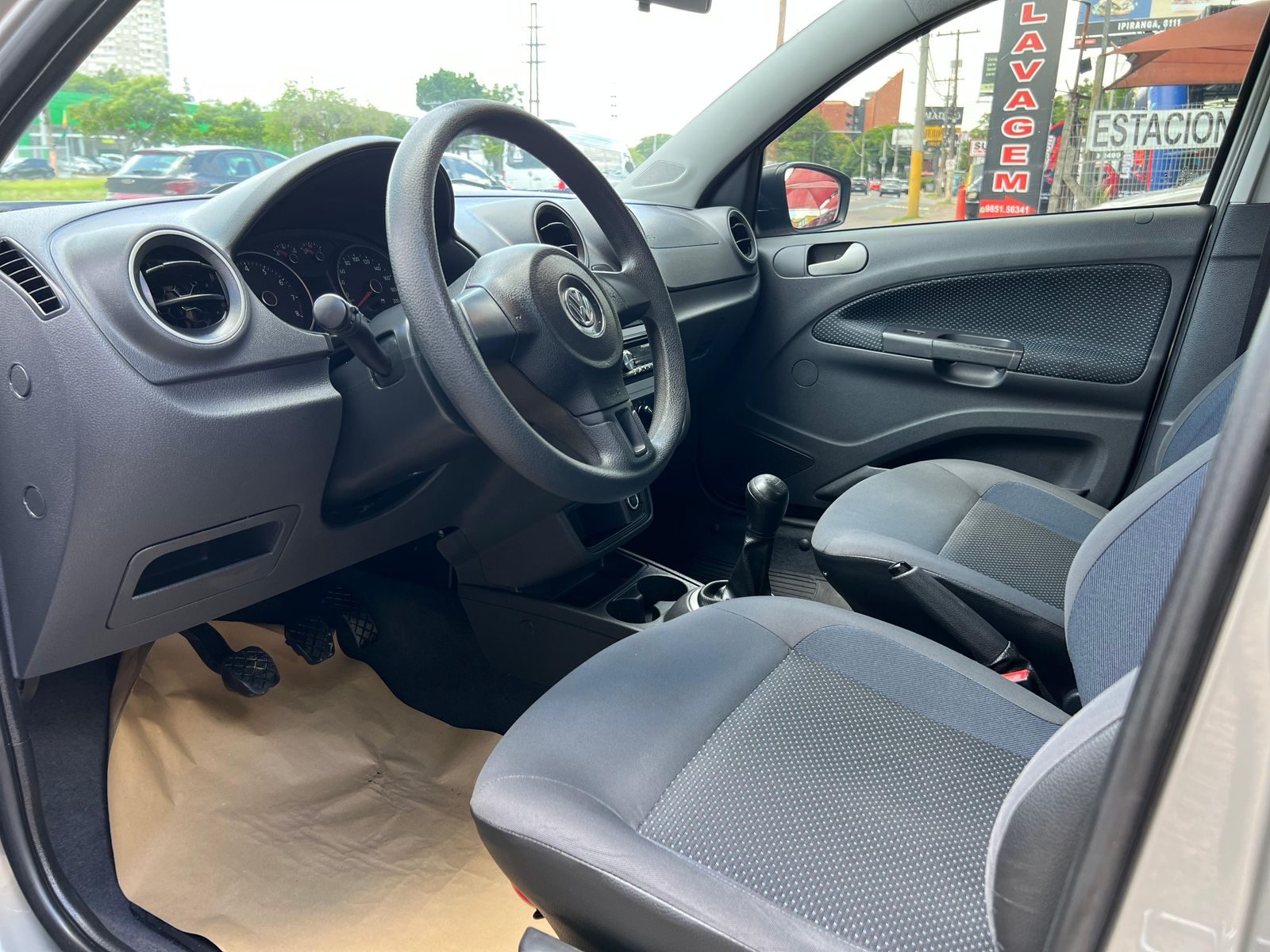VW - VOLKSWAGEN VOYAGE TRENDLINE 1.0 T.FLEX 8V 4P